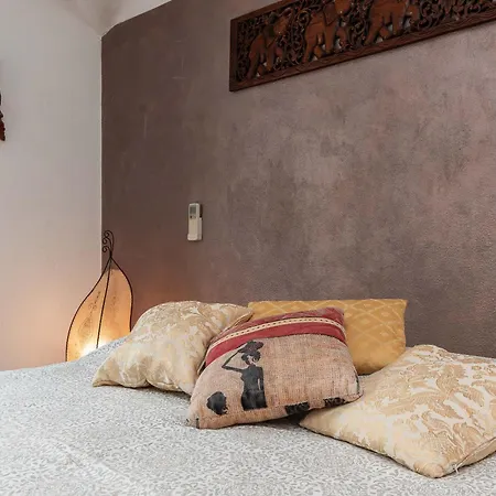 Ethnic A Few Steps To Colombo House And Brignole Train Station Habitación en casa particular