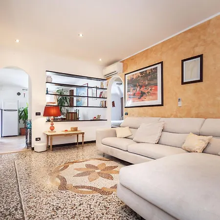 Habitación en casa particular Ethnic A Few Steps To Colombo House And Brignole Train Station *